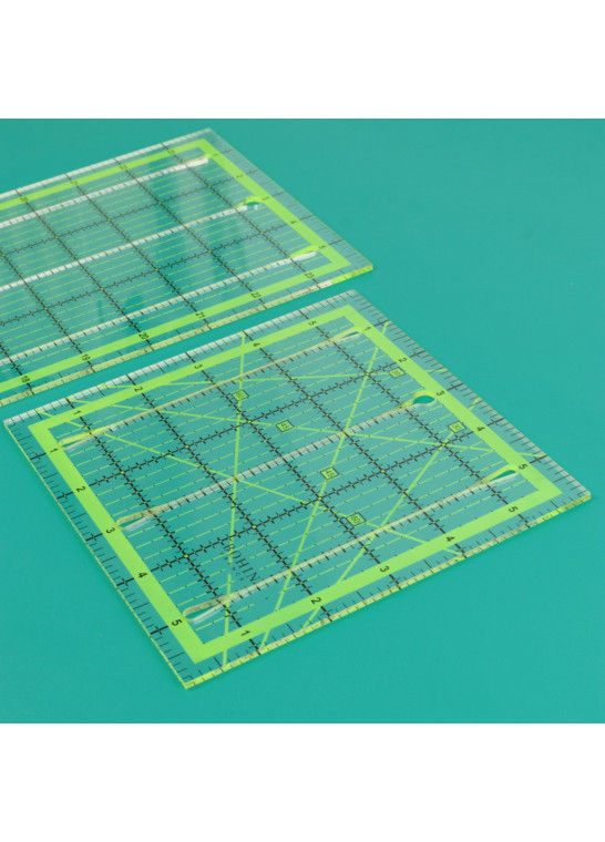 Règle carrée 6\" x 6\" avec fentes de découpe BOHIN | Le Fil de vos Idées
