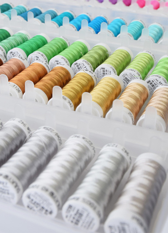 Assortiment de 104 bobines fil à broder Rayon SULKY