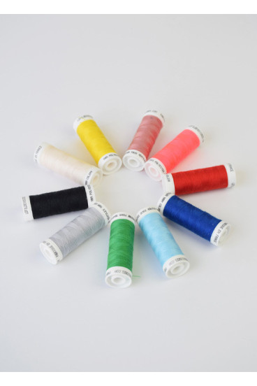 Assortiment de 10 bobines polyester TOUS TEXTILES
