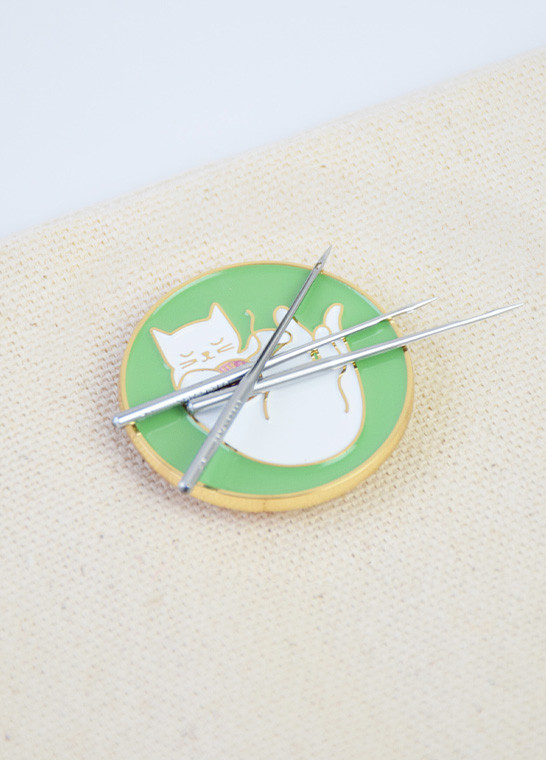 Porte aiguille aimanté Chat pelote BOHIN | Le Fil de vos Idées